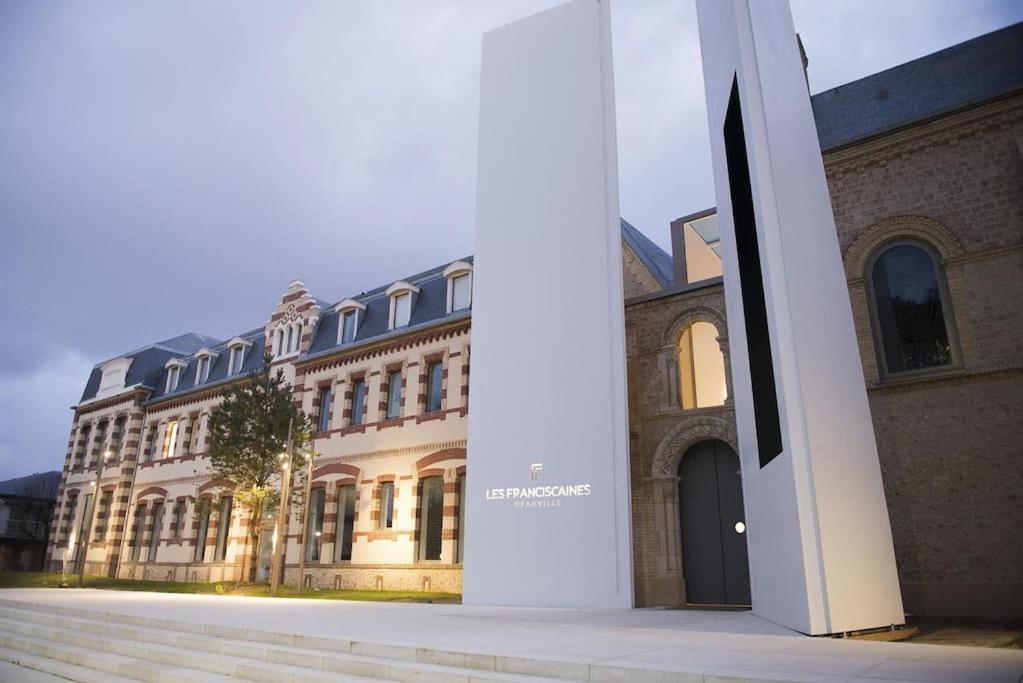 Le Cyrano, Deauville - App. T2 Proche De La Mer エクステリア 写真